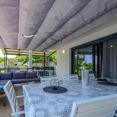 Bellavu Holiday home Rakalj