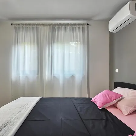 Holiday home Bellavu Rakalj