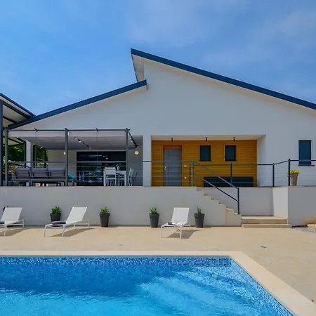 Bellavu Holiday home *